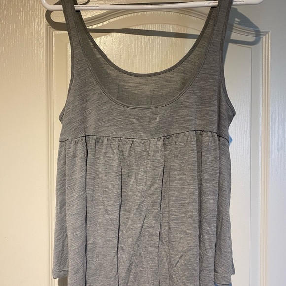 American Eagle Outfitters - Flowy Grey Crop Tank Top - Picture 6 of 8
